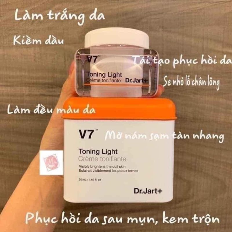 KEM DƯỠNG TRẮNG DA V7 VẠN NGƯỜI MÊ